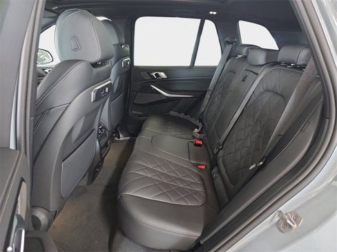 Used 2026 BMW X5 sDrive40i w/ M Sport Package RWD image 8