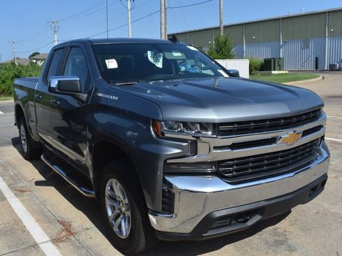 Used 2019 Chevrolet Silverado 1500 LT w/ All-Star Edition AWD/4WD image 3