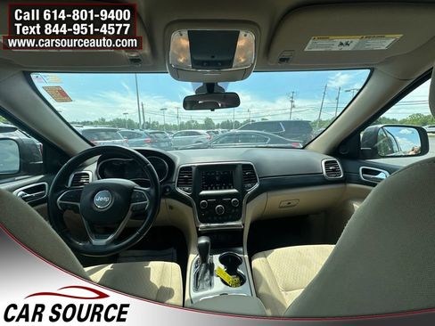 Used 2021 Jeep Grand Cherokee Laredo AWD/4WD image 19