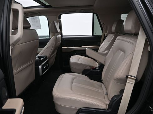 Used 2023 Ford Expedition Limited image 32