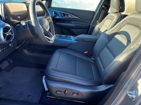 New 2026 Chevrolet Equinox EV LT image 12