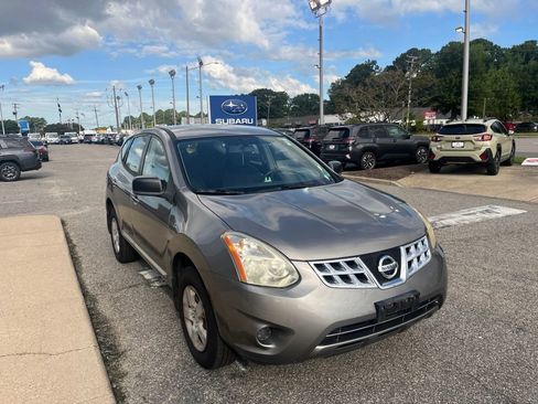 Used 2013 Nissan Rogue S FWD image 2