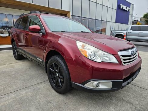 Used 2011 Subaru Outback 2.5i Premium AWD/4WD image 3