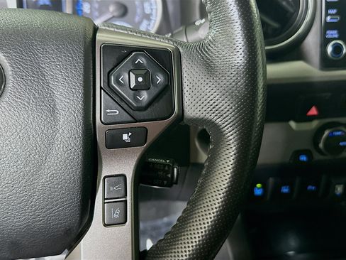 Used 2022 Toyota Tacoma Limited RWD image 17