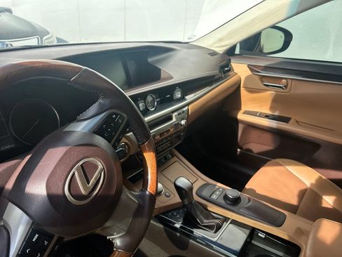 Used 2017 Lexus ES 350 w/ Premium Package FWD image 12