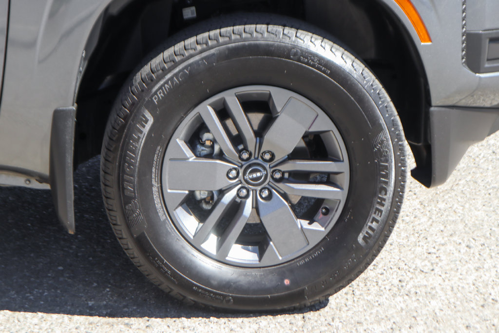 Used 2025 Nissan Frontier SV AWD/4WD image 39