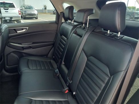 Used 2024 Ford Edge SEL image 12