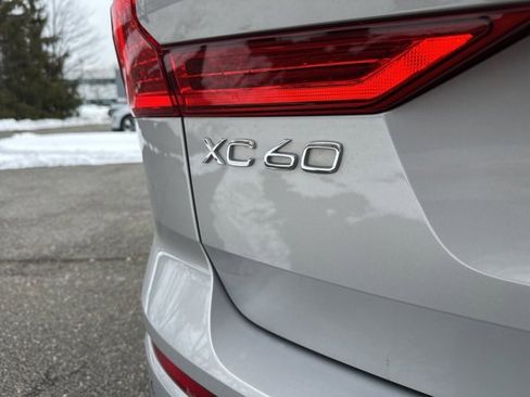 Certified 2025 Volvo XC60 B5 Plus image 38