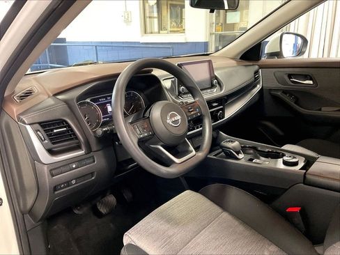 Used 2023 Nissan Rogue SV AWD/4WD image 8