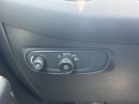 Used 2023 Chevrolet Equinox LT FWD image 32