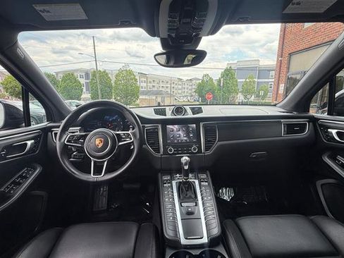 Used 2018 Porsche Macan GTS AWD/4WD image 27