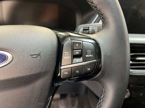 Used 2024 Ford Escape SE image 19