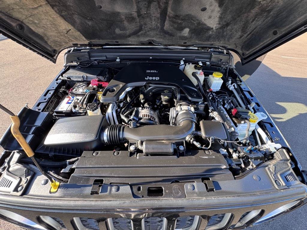Used 2020 Jeep Gladiator Overland AWD/4WD image 19