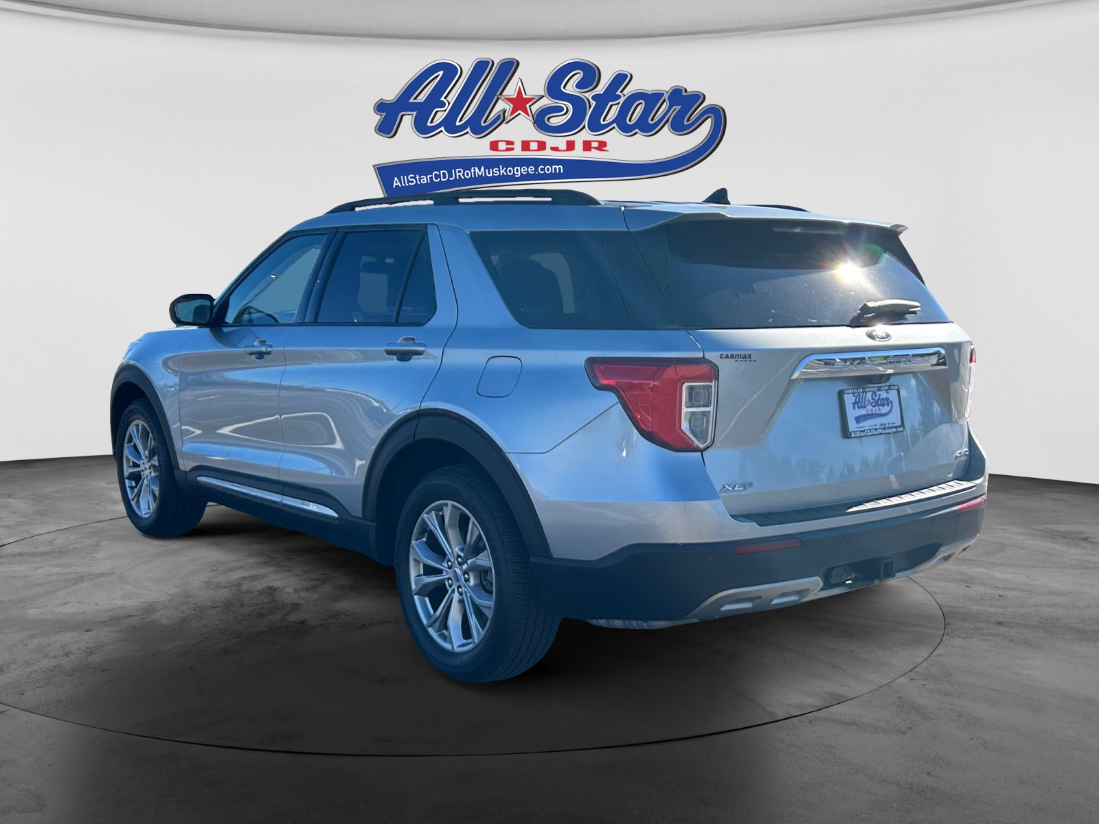 Used 2021 Ford Explorer XLT w/ Equipment Group 202A AWD/4WD image 7
