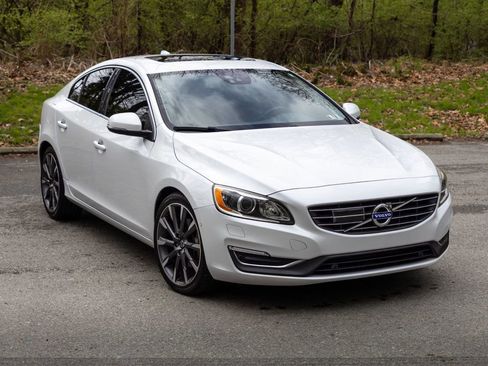 Used 2015 Volvo S60 T6 Platinum FWD image 2