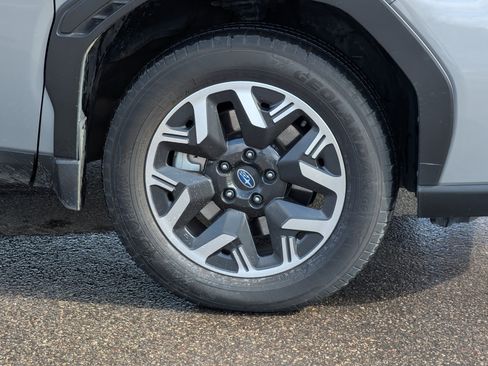 Used 2025 Subaru Forester Premium image 15