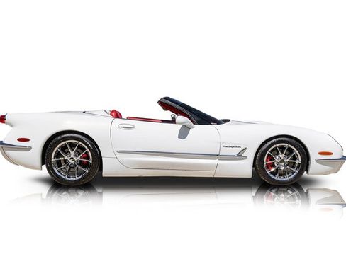 Used 2004 Chevrolet Corvette Convertible w/ Preferred Equipment Group RWD image 2
