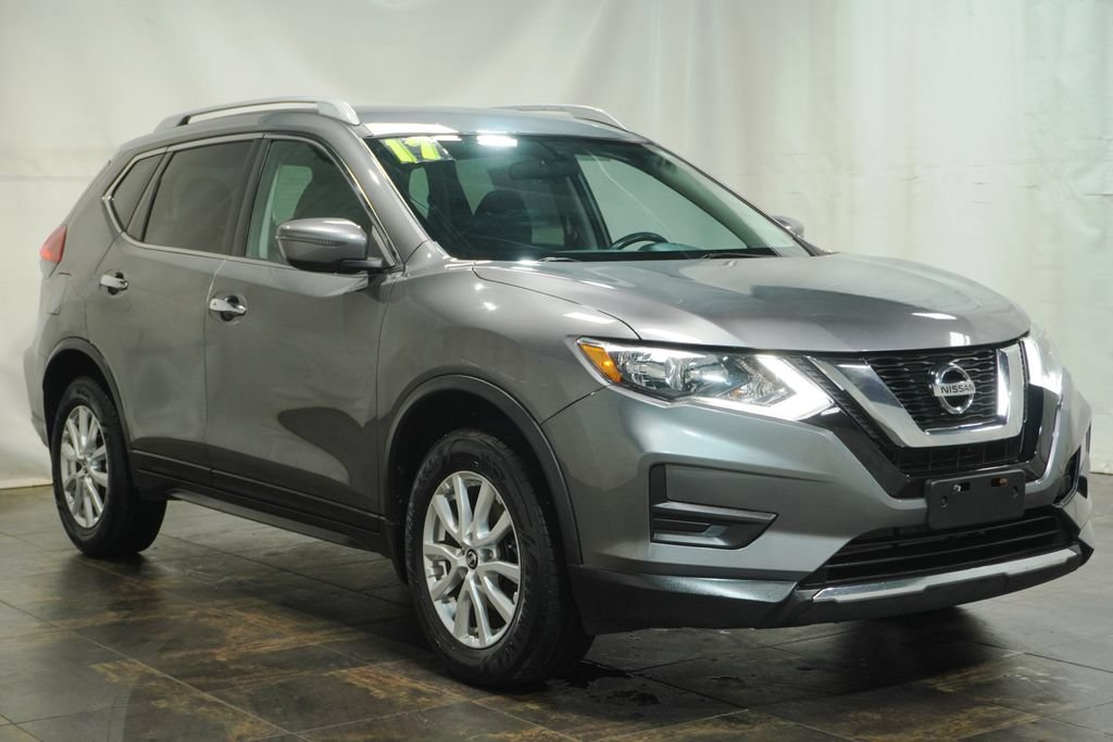 Used 2017 Nissan Rogue SV AWD/4WD image 1