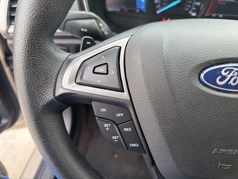 Used 2018 Ford Fusion SE w/ Fusion SE Technology Package image 19