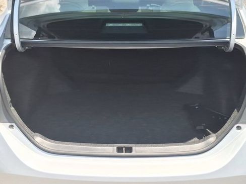 Used 2019 Toyota Corolla LE FWD image 22