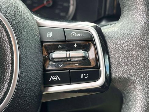 Used 2023 Kia Sorento LX image 19