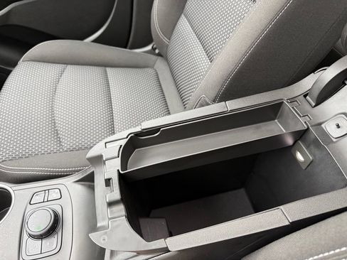Certified 2022 GMC Terrain SLE w/ Driver Convenience Package AWD/4WD image 30