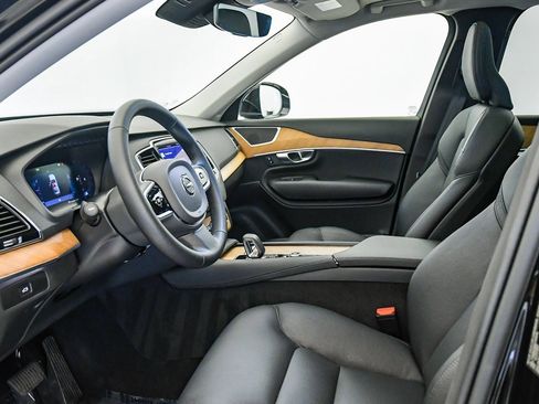 Certified 2025 Volvo XC90 B6 Ultra image 19