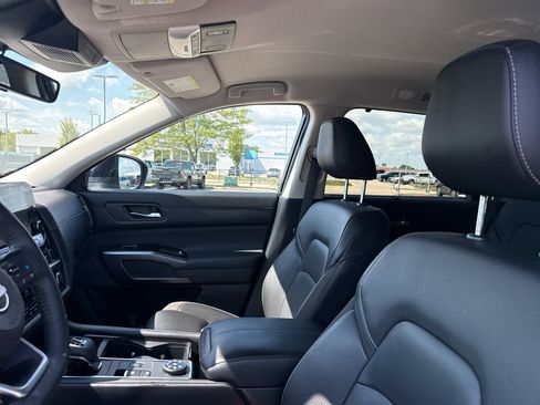 Certified 2023 Nissan Pathfinder SL AWD/4WD image 26