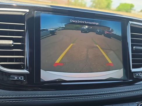 Used 2025 Chrysler Pacifica Limited FWD image 22