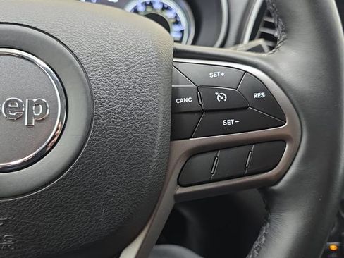 Used 2019 Jeep Cherokee Limited AWD/4WD image 17
