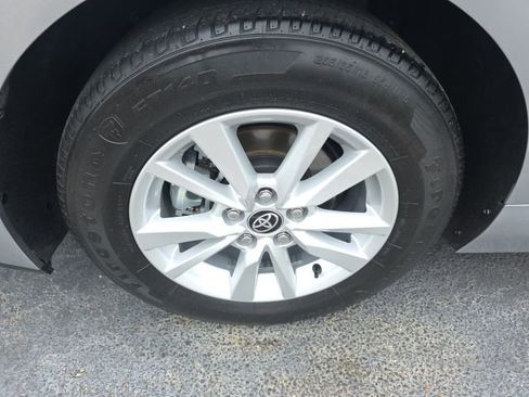 Used 2025 Toyota Camry LE FWD image 12