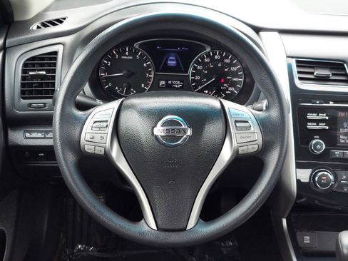 Used 2015 Nissan Altima 2.5 S w/ Power Driver Seat Package FWD image 12