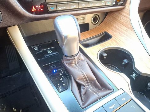 Used 2020 Lexus RX 350L Premium image 16