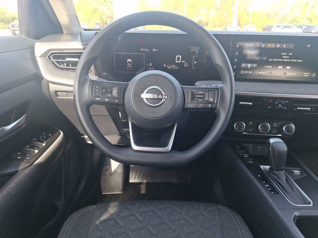 Certified 2025 Nissan Kicks SV FWD image 14