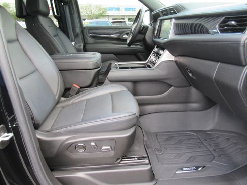Used 2024 GMC Yukon Denali w/ Denali Reserve Package AWD/4WD image 10