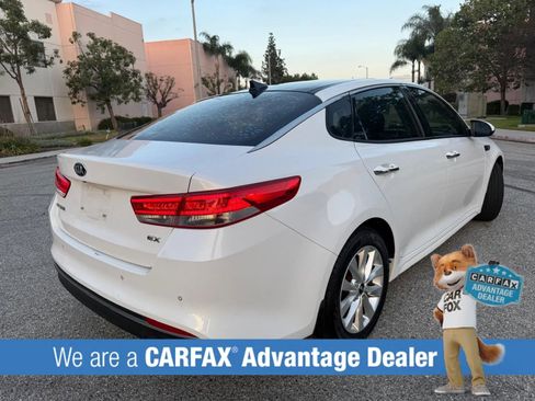 Used 2018 Kia Optima EX w/ Premium Package image 4