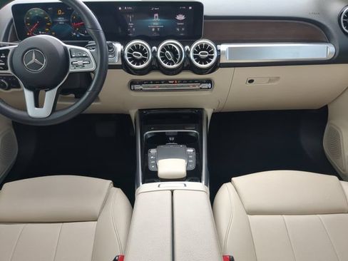 Used 2021 Mercedes-Benz GLB 250 image 18