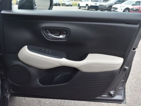 Used 2023 Honda HR-V LX image 38