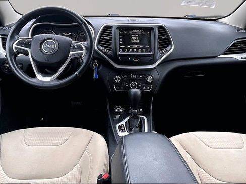 Used 2016 Jeep Cherokee Latitude w/ Safety/Convenience Group image 8