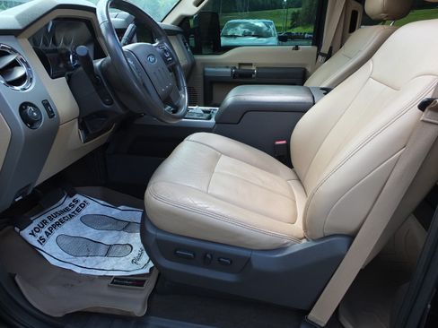 Used 2016 Ford F250 Lariat w/ Lariat Ultimate Package AWD/4WD image 13