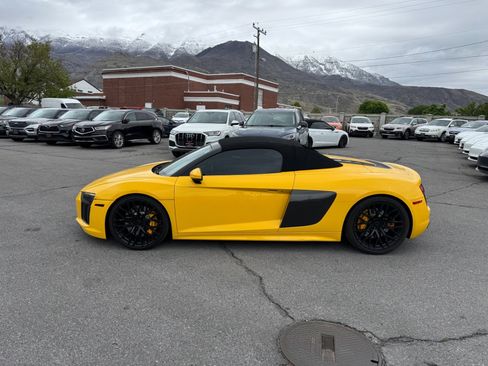 Used 2017 Audi R8 V10 AWD/4WD image 2