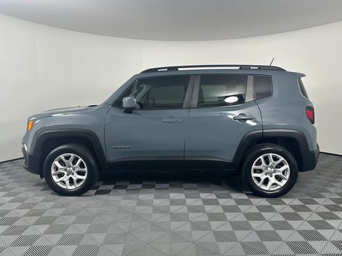 Used 2018 Jeep Renegade Latitude image 14