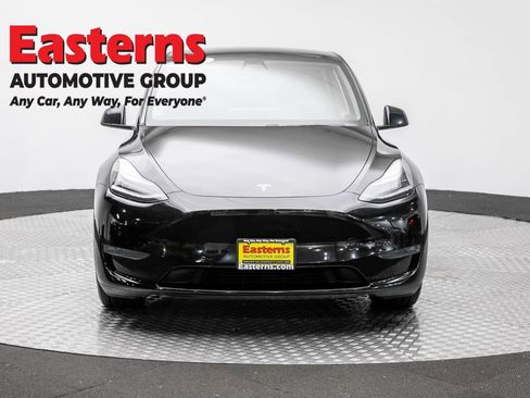 Used 2021 Tesla Model Y Long Range AWD/4WD image 2