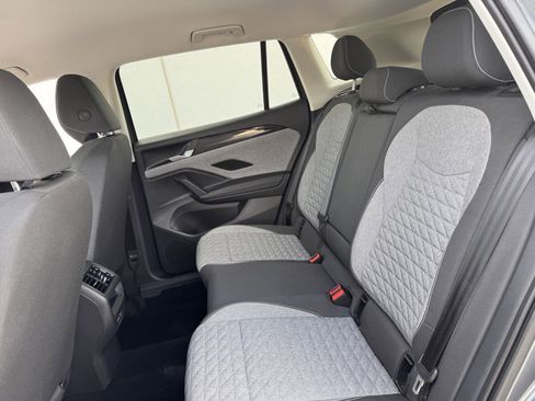 Used 2025 Volkswagen Tiguan S image 17