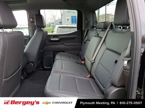 Certified 2025 GMC Sierra 1500 SLT image 11