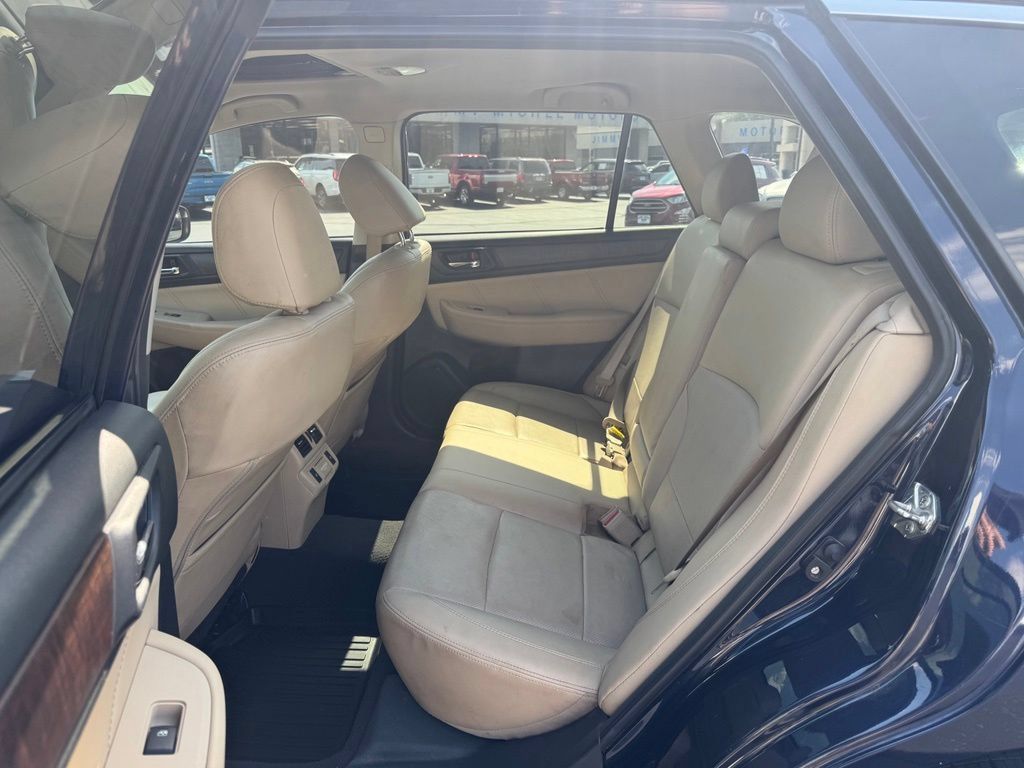 Used 2018 Subaru Outback 3.6R Limited AWD/4WD image 22