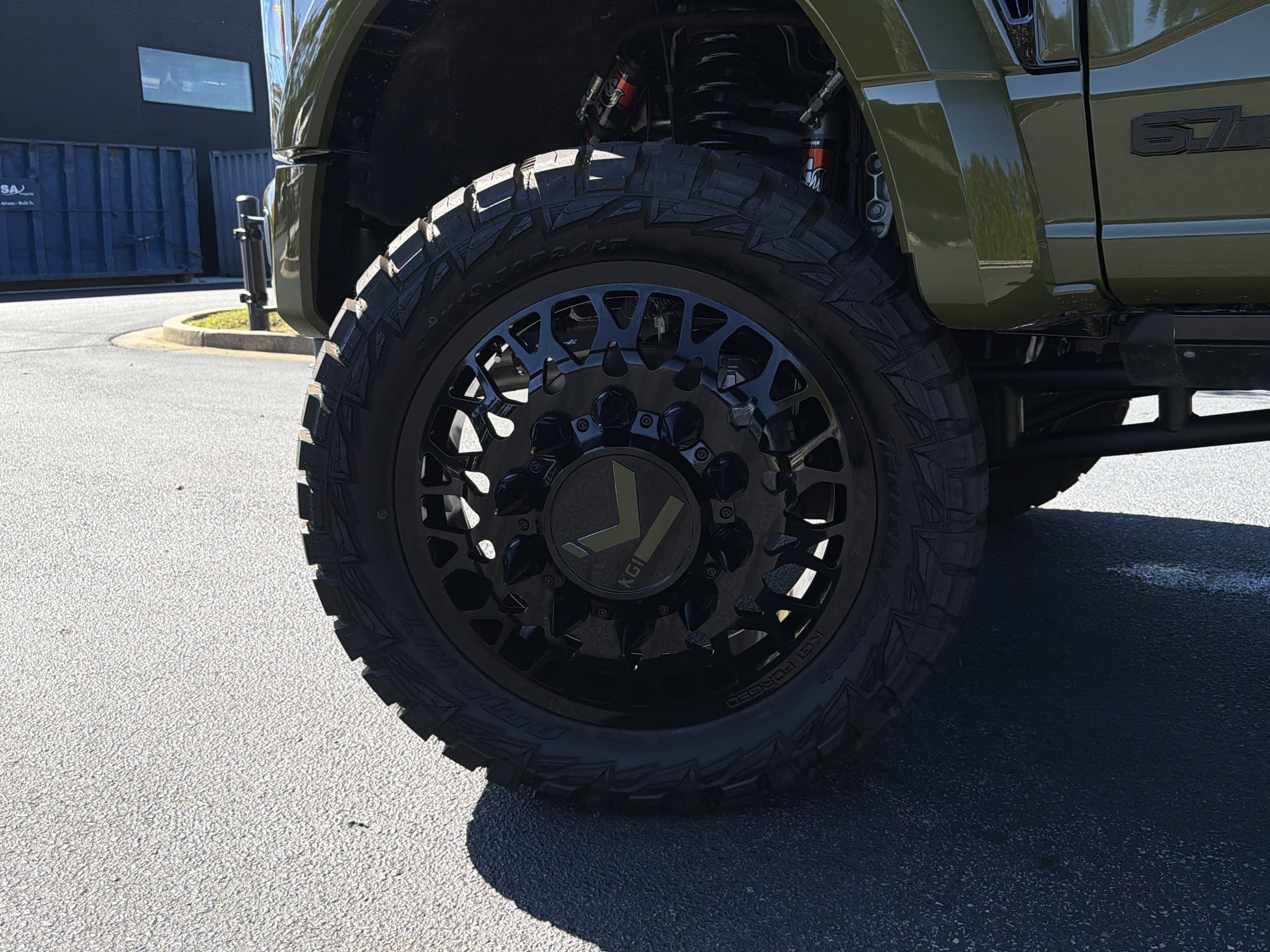 Used 2026 Ford F450 Platinum w/ FX4 Off-Road Package AWD/4WD image 19