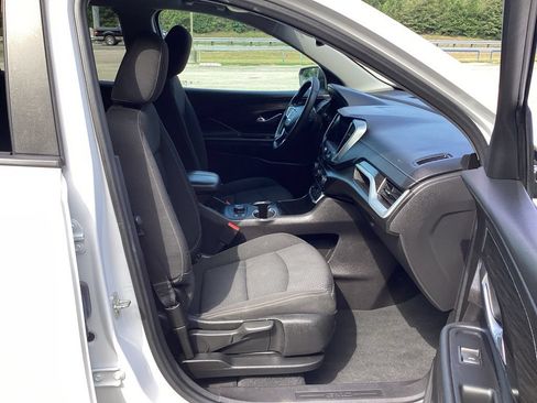 Used 2024 GMC Terrain SLE w/ Driver Convenience Package FWD image 35