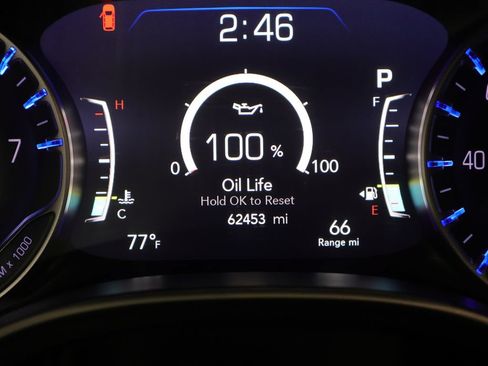 Used 2024 Chrysler Pacifica Touring-L FWD image 42