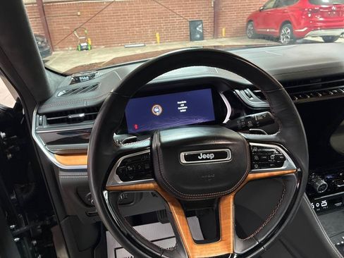 Used 2023 Jeep Grand Cherokee Summit AWD/4WD image 21